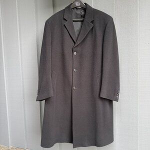 Jos A. Bank Black 100% Wool Topcoat - Men's size 44R